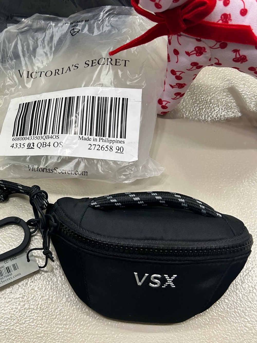 Victoria’s Secret Hat & charm mini bag black NWT Hat $29 charm $19 2 items - Picture 7 of 14